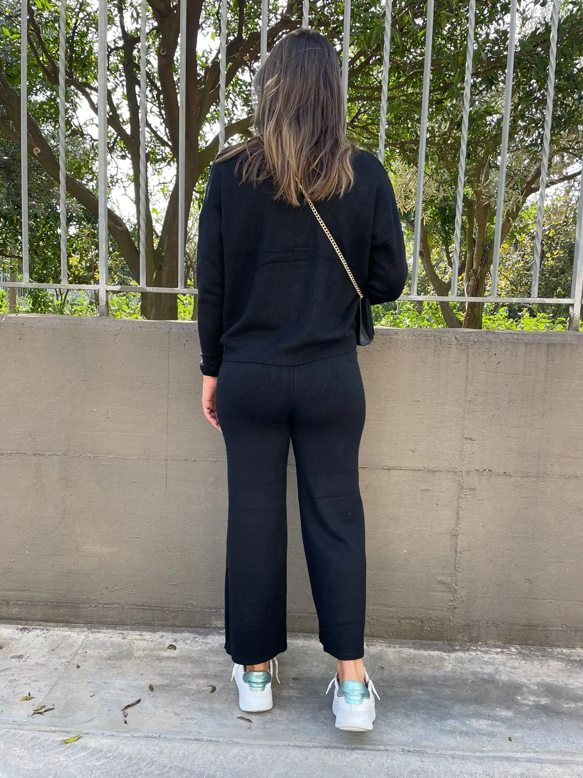 Coordinato 2 pezzi con cardigan bottoni gioiello