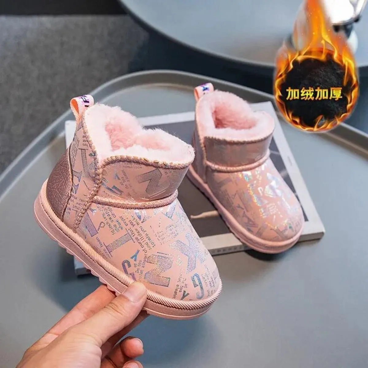 Nuove scarpe da bambina 2024 stivali da neve per bambini invernali più stivaletti antiscivolo impermeabili in cotone per ragazze