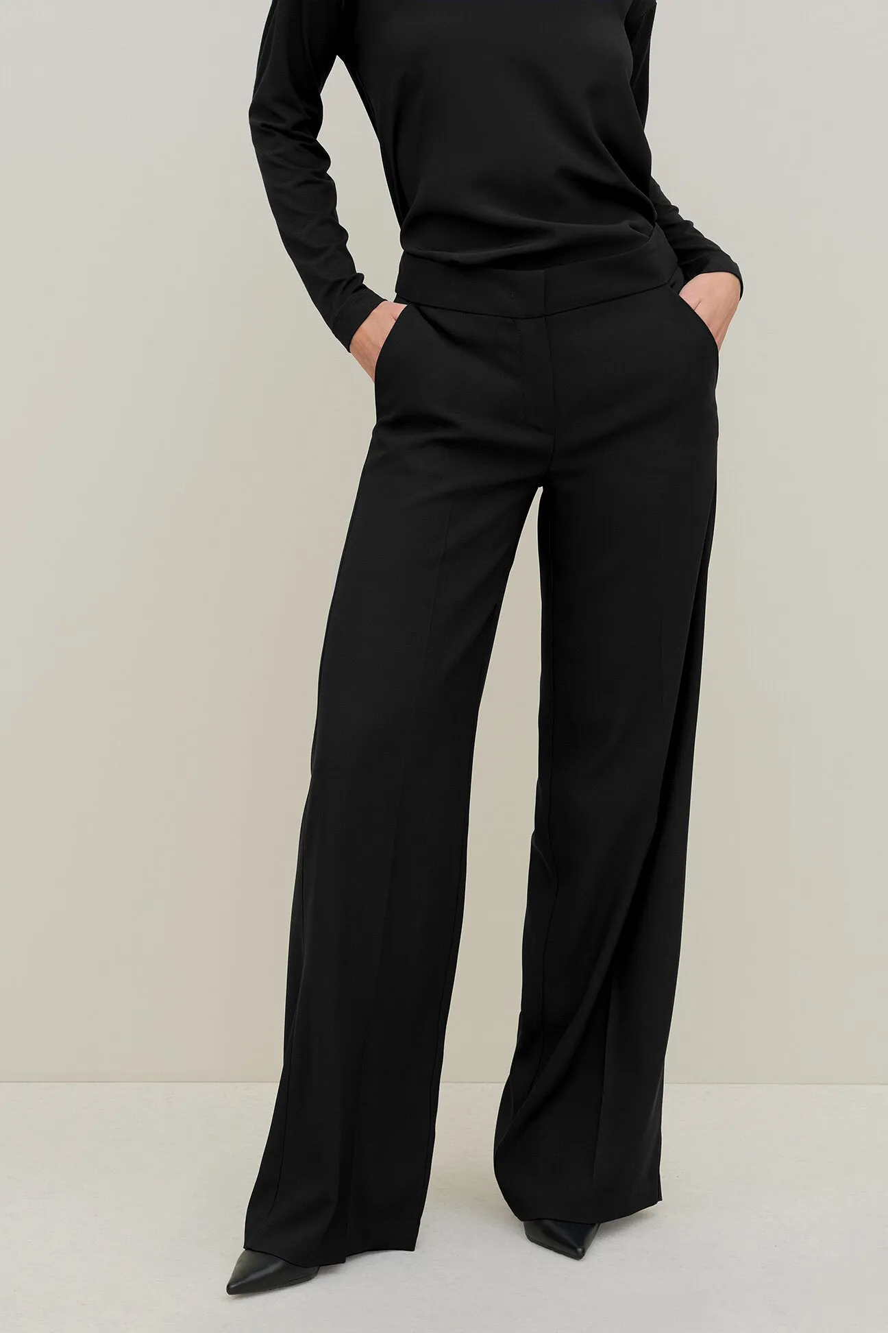Pantaloni larghi in crepe di viscosa elasticizzato nero